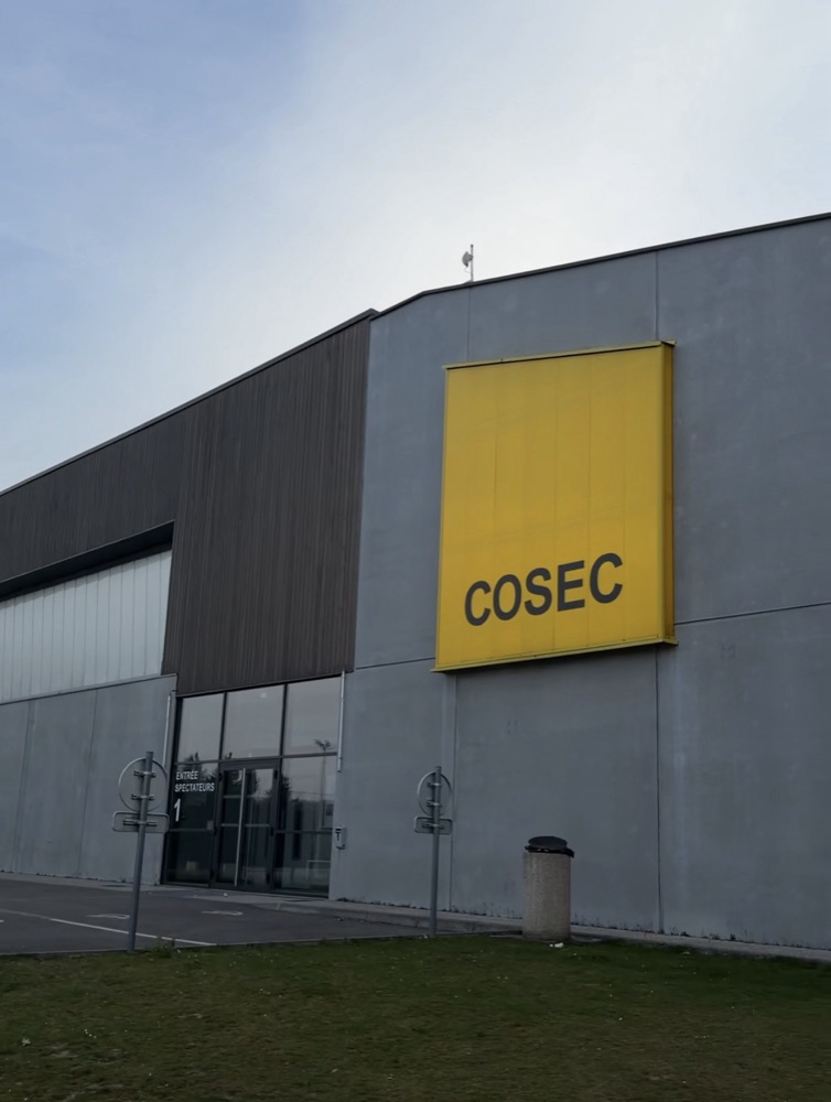Façade du COSEC de Saint-Mihiel, complexe sportif équipé en musculation par Atletisport