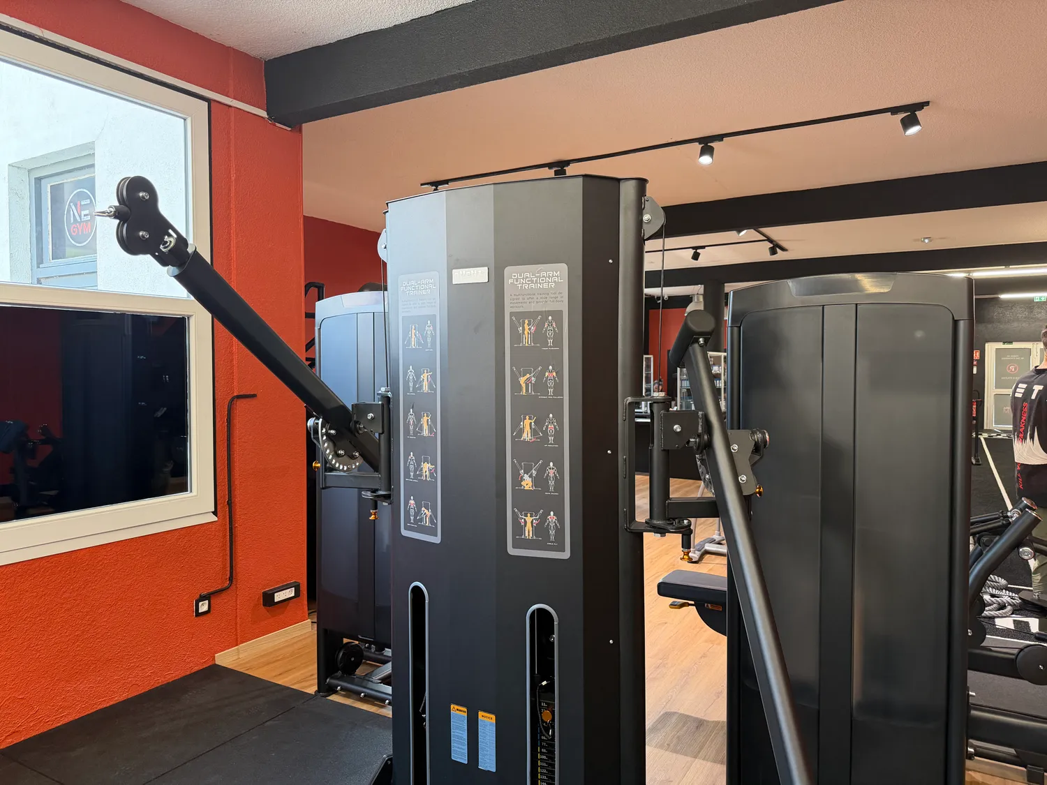 Dual-arm Functional Trainer RE-FIT+ livré par Atletisport à New Era Gym